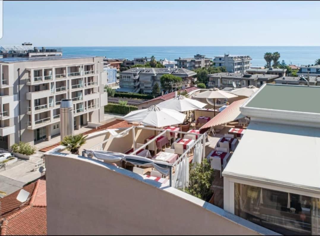 Relais Concorde Aparthotel Grottammare Exteriör bild